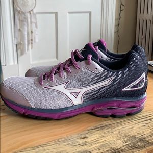 Mizuno Wave Rider 19